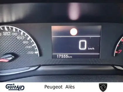 Photo 62 Peugeot 2008  PureTech 130 S&S BVM6