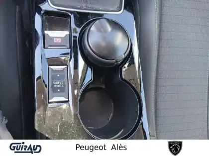 Photo 79 Peugeot 2008  PureTech 130 S&S BVM6