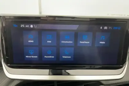 Photo 46 Peugeot 2008  Hybrid 145 e-DCS6