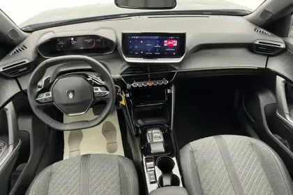 Photo 93 Peugeot 2008  Hybrid 145 e-DCS6