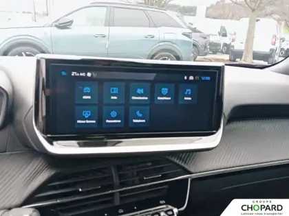 Photo 66 Peugeot 2008  Hybrid 145 e-DCS6