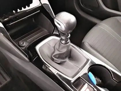 Photo 13 Peugeot 208  PureTech 100 S&S BVM6