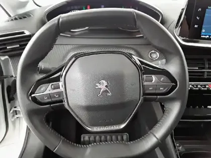 Photo 8 Peugeot 208  PureTech 100 S&S BVM6