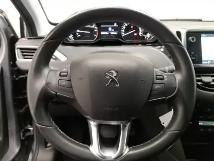 Photo 33 Peugeot 208  PureTech 110ch S&S EAT6