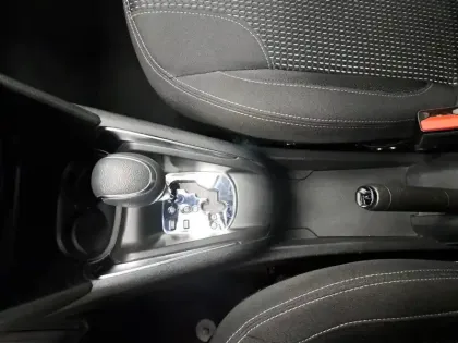 Photo 34 Peugeot 208  PureTech 110ch S&S EAT6