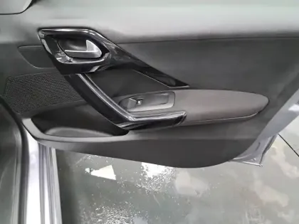 Photo 63 Peugeot 208  PureTech 110ch S&S EAT6