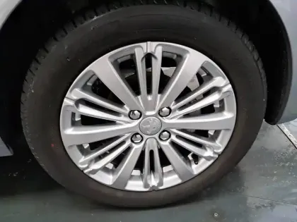 Photo 56 Peugeot 208  PureTech 110ch S&S EAT6