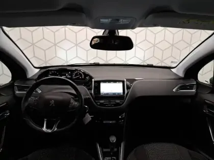 Photo 79 Peugeot 208  PureTech 110ch S&S EAT6