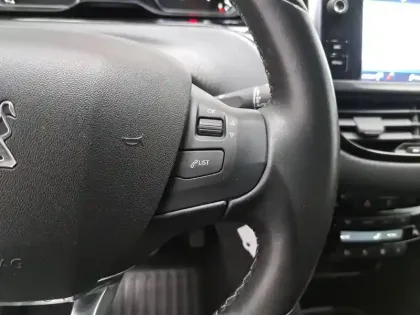 Photo 32 Peugeot 208  PureTech 110ch S&S EAT6