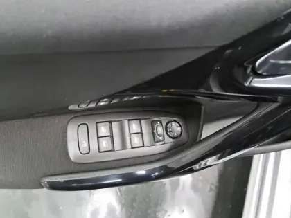 Photo 26 Peugeot 208  PureTech 110ch S&S EAT6