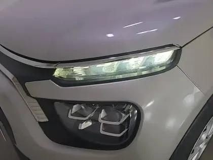 Photo 87 Citroën C3  BlueHDi 100 S&S BVM6