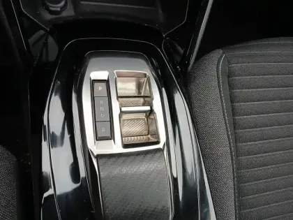 Photo 12 Peugeot 208  Electrique 50 kWh 136ch