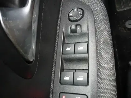 Photo 17 Peugeot 208  Electrique 50 kWh 136ch