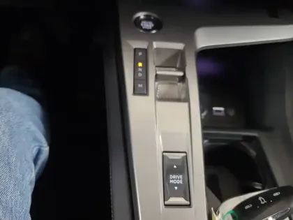 Photo 15 Peugeot 308  PureTech 130ch S&S EAT8