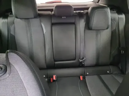 Photo 16 Peugeot 308  PureTech 130ch S&S EAT8