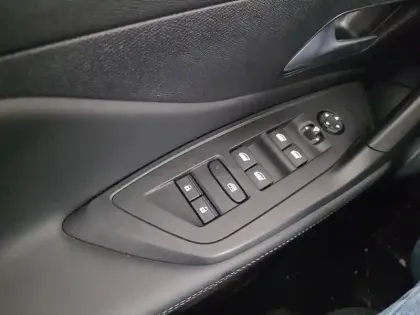 Photo 17 Peugeot 308  PureTech 130ch S&S EAT8