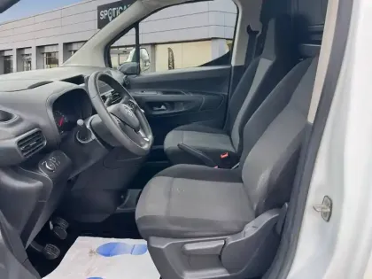 Photo 8 Opel Combo  CARGO 1.5 100 CH S/S L1H1 BVM6 STANDARD