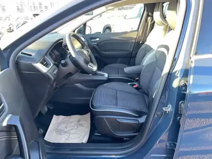 Photo 63 Renault Captur  E-Tech full hybrid 145
