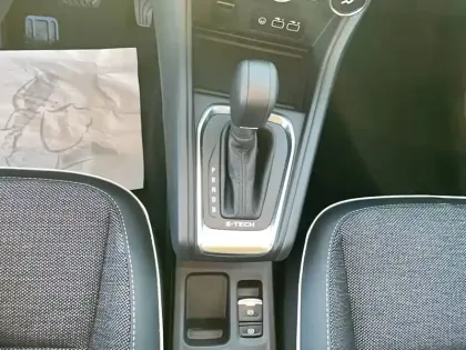 Photo 28 Renault Captur Gén. II (HJB) Ph2 Techno 5