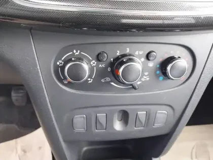 Photo 20 Dacia Sandero  SCe 75