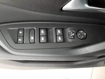 Photo 39 Peugeot 308  Hybrid 145 e-DCS6