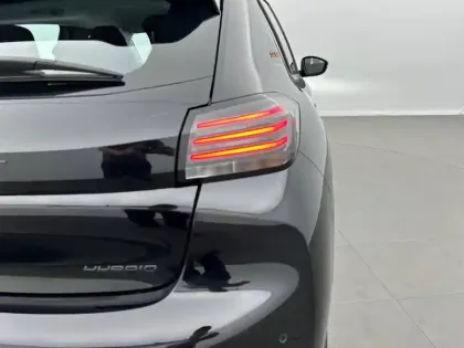 Photo 16 Peugeot 208  Hybrid 110 ch e-DCS6