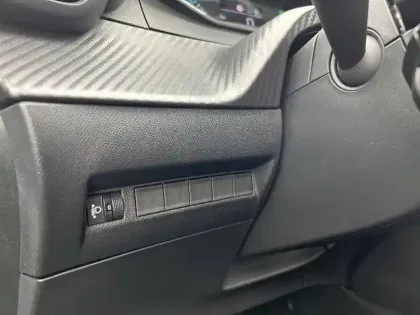 Photo 18 Peugeot 208  Hybrid 110 ch e-DCS6