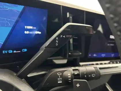 Photo 74 Renault Austral  E-Tech full hybrid 200 GSR2