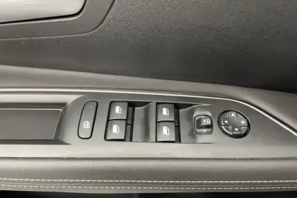 Photo 19 Peugeot 3008  Puretech 130ch S&S EAT8