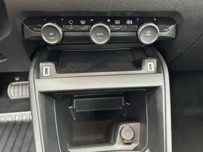 Photo 21 Citroën C4 Gén. III Ph1 NG YOU 5