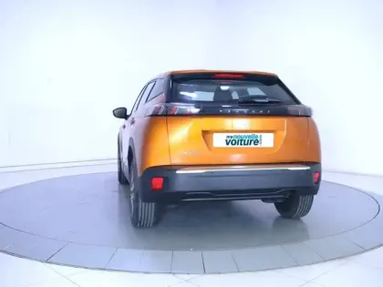 Photo 66 Peugeot 2008  PureTech 100 S&S BVM6