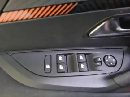 Photo 29 Peugeot 2008 Gén. II Ph1 NG Active 5