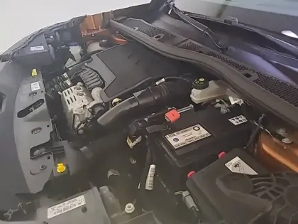 Photo 14 Peugeot 2008 Gén. II Ph1 NG Active 5