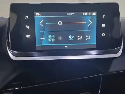 Photo 79 Peugeot 2008  PureTech 100 S&S BVM6