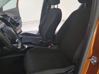 Photo 40 Peugeot 2008  PureTech 100 S&S BVM6