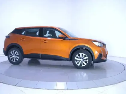 Photo 33 Peugeot 2008  PureTech 100 S&S BVM6