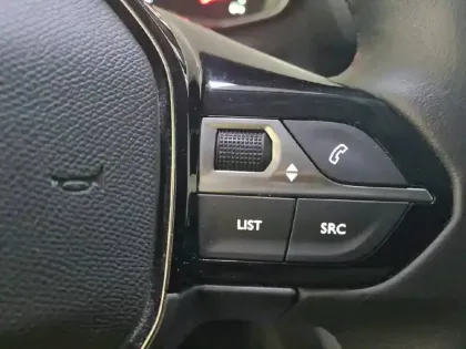 Photo 87 Peugeot 2008  PureTech 100 S&S BVM6