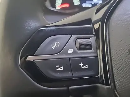 Photo 86 Peugeot 2008  PureTech 100 S&S BVM6