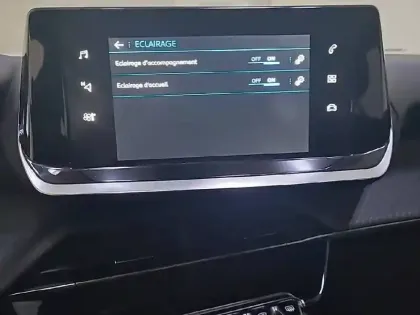 Photo 82 Peugeot 2008  PureTech 100 S&S BVM6