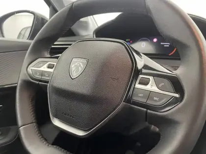 Photo 28 Peugeot 208  PureTech 100 S&S BVM6