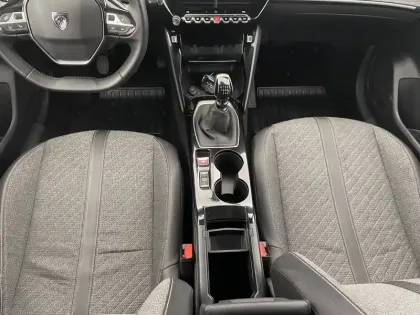 Photo 24 Peugeot 208  PureTech 100 S&S BVM6