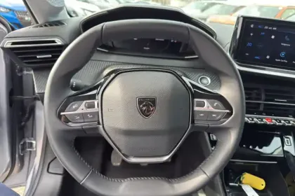 Photo 17 Peugeot 208  100 S&S BVM6