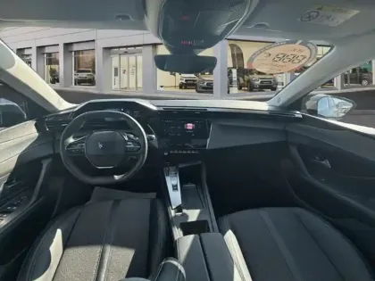 Photo 9 Peugeot 308  PHEV 180 e-EAT8 Allure