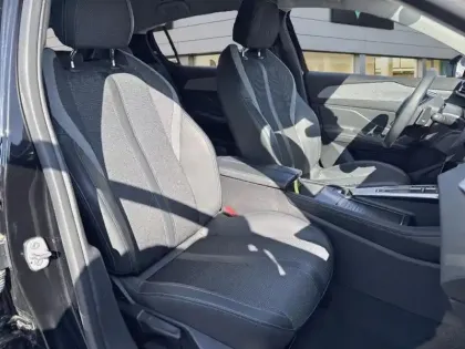 Photo 8 Peugeot 308  PHEV 180 e-EAT8 Allure