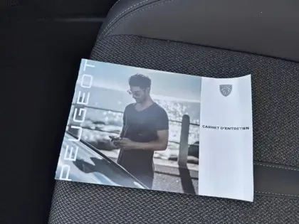 Photo 15 Peugeot 308  PHEV 180 e-EAT8 Allure