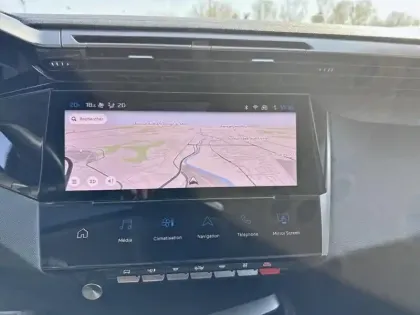 Photo 10 Peugeot 308  PHEV 180 e-EAT8 Allure