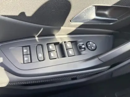 Photo 19 Peugeot 308  PHEV 180 e-EAT8 Allure