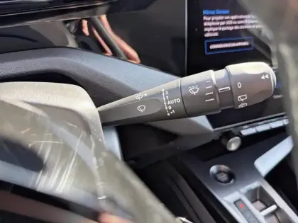 Photo 17 Peugeot 308  PHEV 180 e-EAT8 Allure