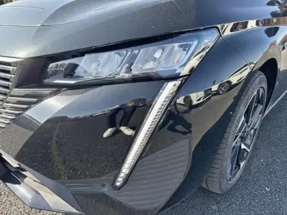 Photo 13 Peugeot 308  PHEV 180 e-EAT8 Allure