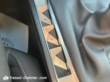 Photo 27 DS DS 3 DS3 Crossback PureTech 100 BVM6 Chic